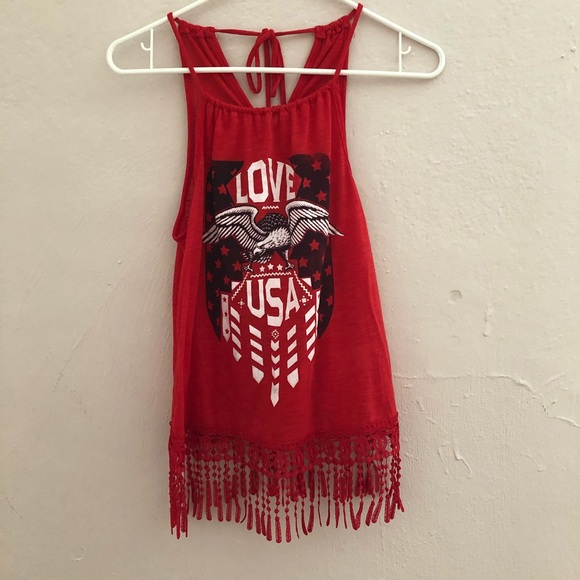 Tops - ✨Love USA Sleeveless Top w/ Fringe✨